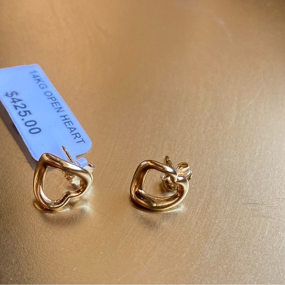 Nwt 14K open Heart gold earrings from Bloomingdales - Picture 2 of 9